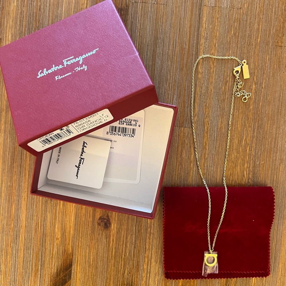 Ferragamo Gancini Pendant Necklace. Length 40cm. Like new.